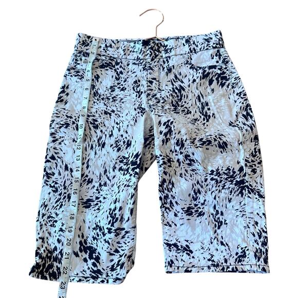 Nine West jeans multi color pull on longer shorts size 6 - Picture 6 of 7